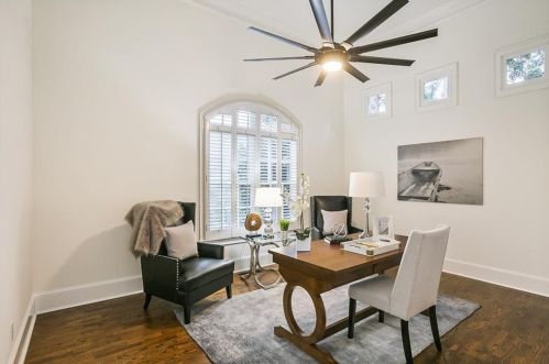 710 Lake Summit Dr, Atlanta GA  30342-1919 exterior