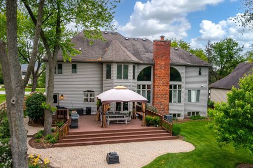 1143 Tuthill Rd, Naperville, IL 60563-8500