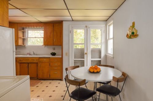 5047 College Ave, Riverside CA  92505-3208 exterior