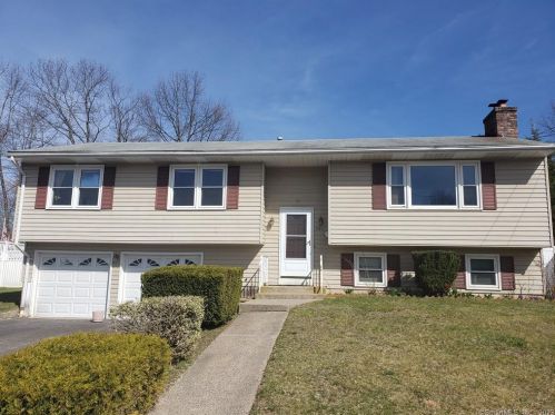 281 Windy Dr, Waterbury, CT 06705-2518