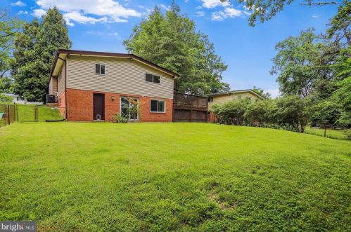 11510 Lockhart Pl, Silver Spring MD 20902-3166 exterior