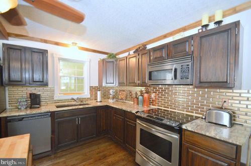 48 Calvin Unger Ln, Berkeley Springs WV 25411-5181 exterior