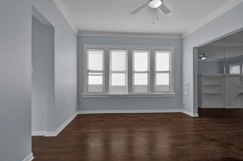 1648 79th St, Chicago, IL 60649-4937