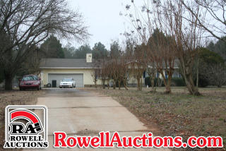 1927 Houston Lake Rd, Kathleen, GA 31047-2818