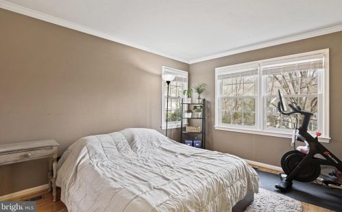 8166 Cliffview Ave, Springfield VA  22153-2622 exterior