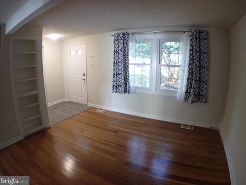 8153 Crystal Creek Ct, Springfield VA  22153-3706 exterior