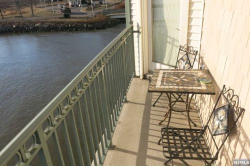 116 The Promenade, Edgewater NJ  07020-2104 exterior