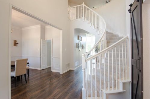 210 Wellington Rd, Irving TX 75063-7201 exterior