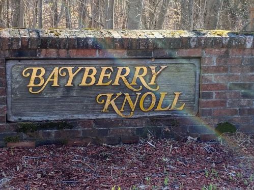 1105 Waterbury Rd, Cheshire CT  06410-1985 exterior