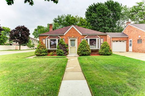 4443 Grace St, Schiller Park, IL 60176-1612