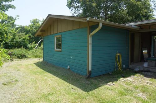 423 Bay Oaks Dr, Morgans Point, TX 77571-7009
