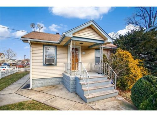 67 Woodbridge Ave, Sewaren, NJ 07077-1336