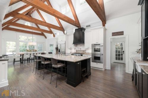 4711 Dudley Ln, Atlanta GA  30327-3330 exterior