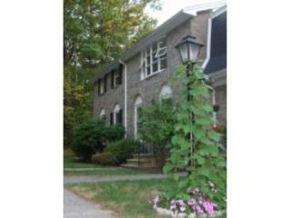 170 Fieldstone Dr, Londonderry, NH 03053-2710