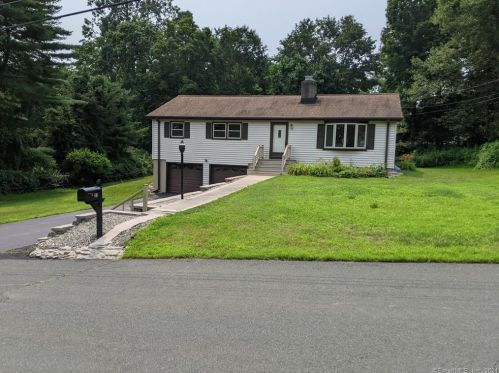 23 Keron Dr, Huntington, CT 06484-4208