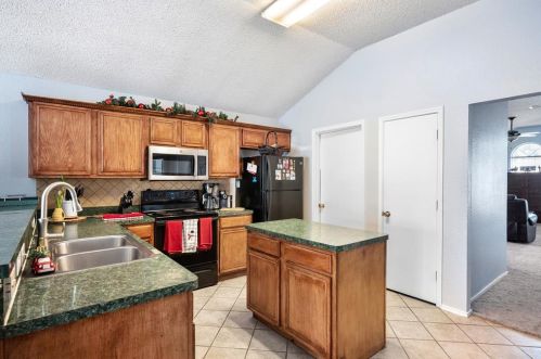 10245 Brea Cyn Rd, Fort Worth TX  76108-4984 exterior