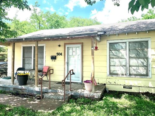 504 Felix St, Fort Worth, TX 76115-3551