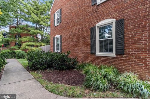 3076 Abingdon St, Arlington VA  22206-1616 exterior