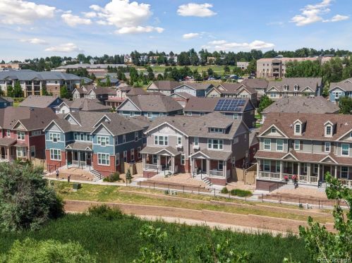 14744 Crestridge Dr, Aurora CO 80015-4207 exterior