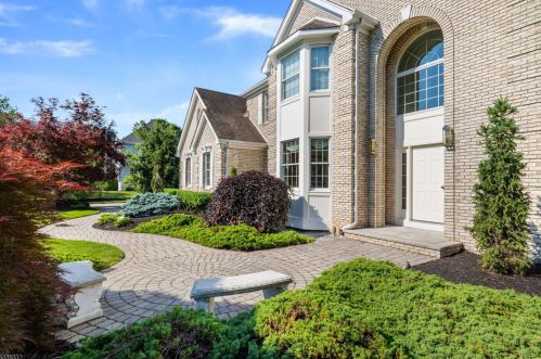 31 Skyview Ter, Stirling, NJ 07980-1253