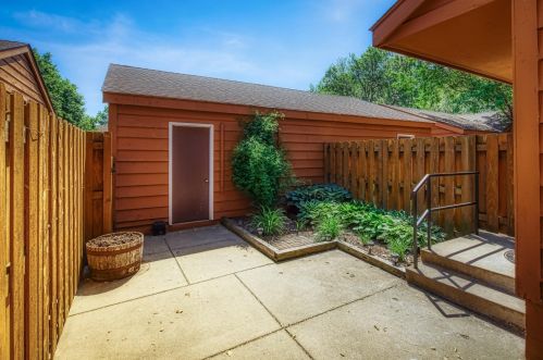 3253 Evergreen Dr, Saint Paul MN  55121-1771 exterior