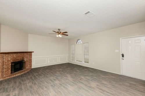 7721 Liz Ln, Fort Worth TX  76148-2437 exterior