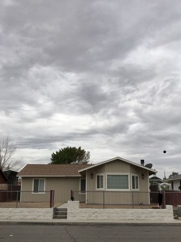 929 California Ave, Ridgecrest, CA 93555-4328