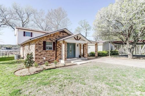 6837 Briar Rd, Azle, TX 76020-7029