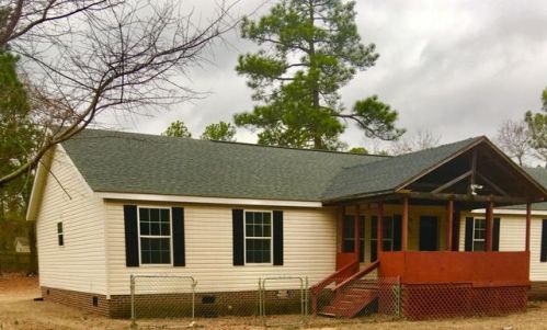 285 Capel Dr, Pinebluff, NC 28373-7000