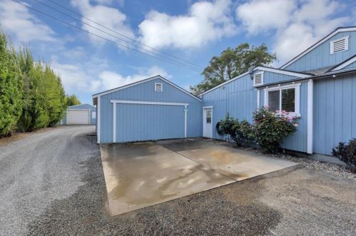 4385 Davidson Ave, Gilroy, CA 95020-9519