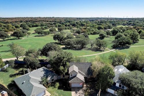 5187 Mdw Ct, Fort Worth TX  76112-3865 exterior