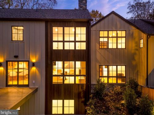 603 Gravers Ln, Philadelphia PA 19118-2806 exterior