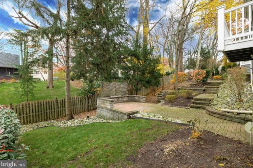 3 Kings Ln, Tavistock NJ 08033-1230 exterior