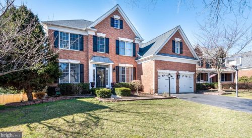 5231 Blossom Hill Dr, Haymarket, VA 20169-3162