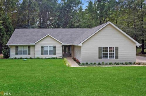 18 Woodlake Ct, Lagrange, GA 30240-8990