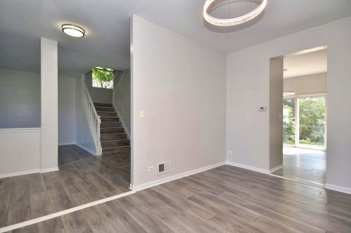 364 Messenger Cir, North Aurora IL  60542-1805 exterior