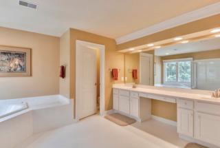 12207 Kyler Ln, Herndon, VA 20171-1624