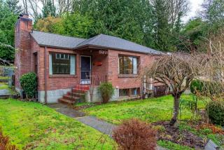2541 Mayfair Ave, Seattle, WA 98109-1849