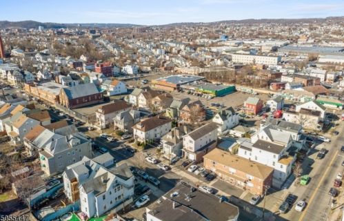 102 16th St, Paterson NJ 07524-2009 exterior
