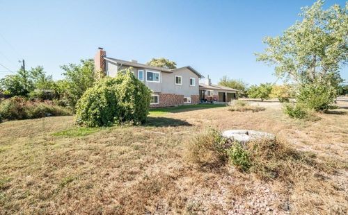 2164 Everett Rd, Pueblo, CO 81006-1968