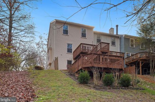 9048 Saffron Ln, Silver Spring MD 20901-4272 exterior