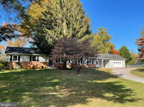 22 Sharon Dr, Boyce, VA 22620-9705