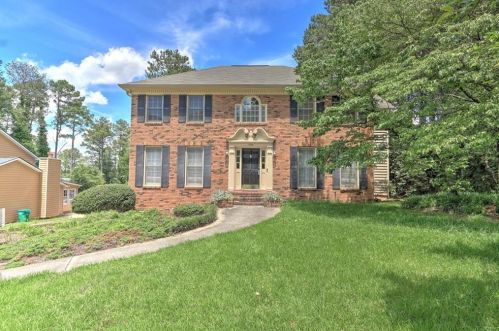 1284 Blankenship Ln, Lilburn, GA 30047-1954