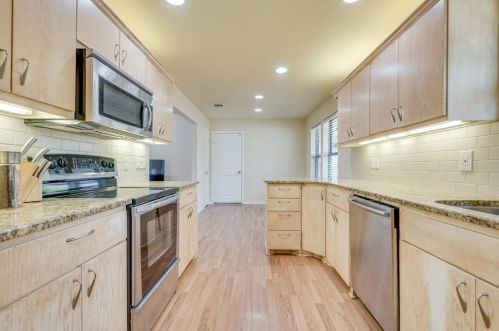 7025 Lincoln Dr, Fort Worth TX  76182-7663 exterior