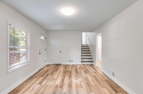 2395 Fairway Cir, Atlanta GA  30331-7152 exterior