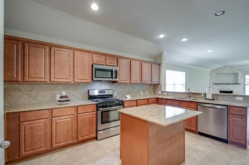 309 Creekside Trl, Argyle TX  76226-2287 exterior