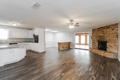 3212 Glenmont Dr, Fort Worth TX  76133-3115 exterior