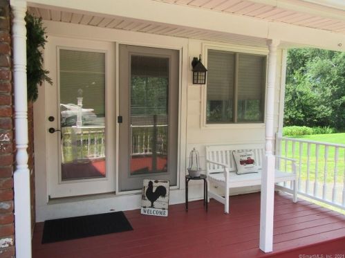 52 Charles Dr, Waterbury, CT 06716-1506