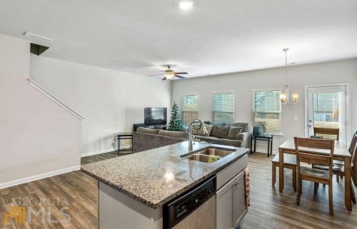 4945 Lower Elm St, Atlanta, GA 30349-1677