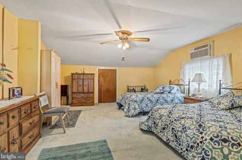 6729 Jackson St, Philadelphia PA  19135-2210 exterior